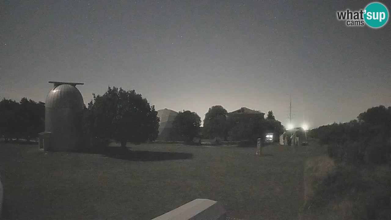 Webcam en direct de l’Observatoire de Višnjan – Explorez le ciel, les astéroïdes, les comètes et les météoroïdes