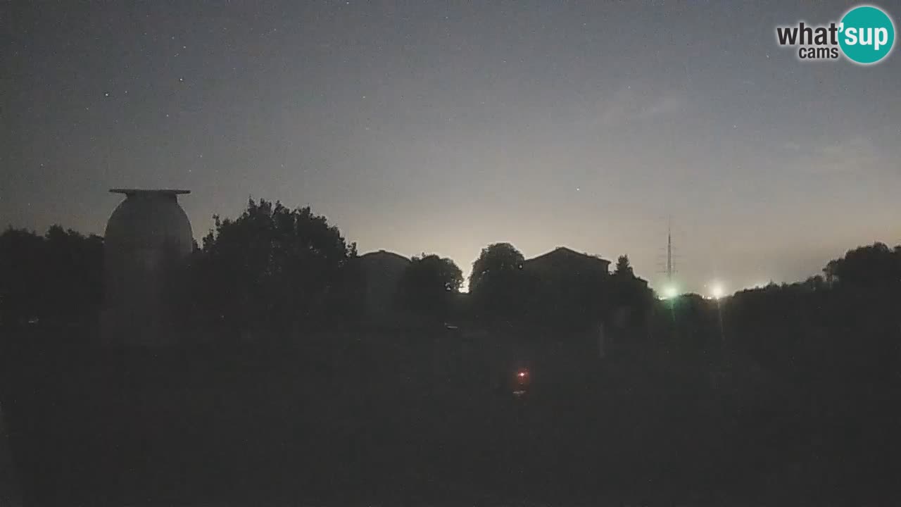 Višnjan-Observatorium Live Webcam – Explore the Sky, Asteroids, Comets, and Meteoroids