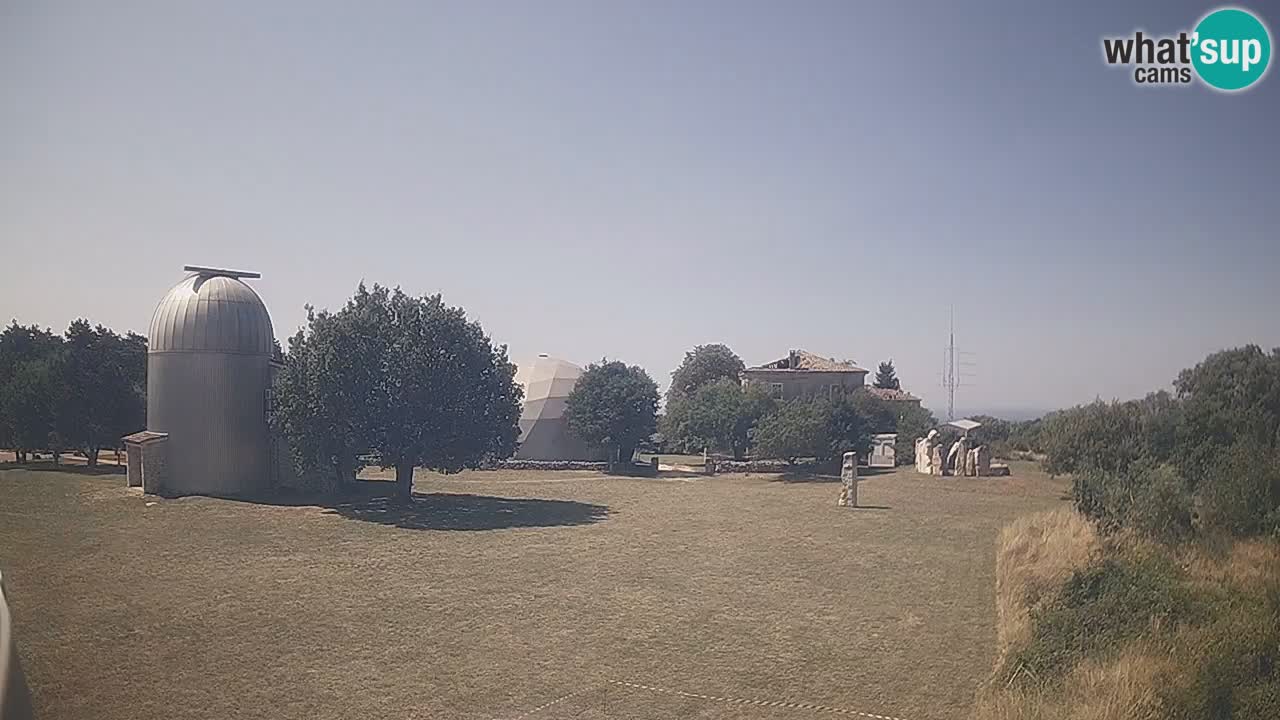 Webcam en direct de l’Observatoire de Višnjan – Explorez le ciel, les astéroïdes, les comètes et les météoroïdes