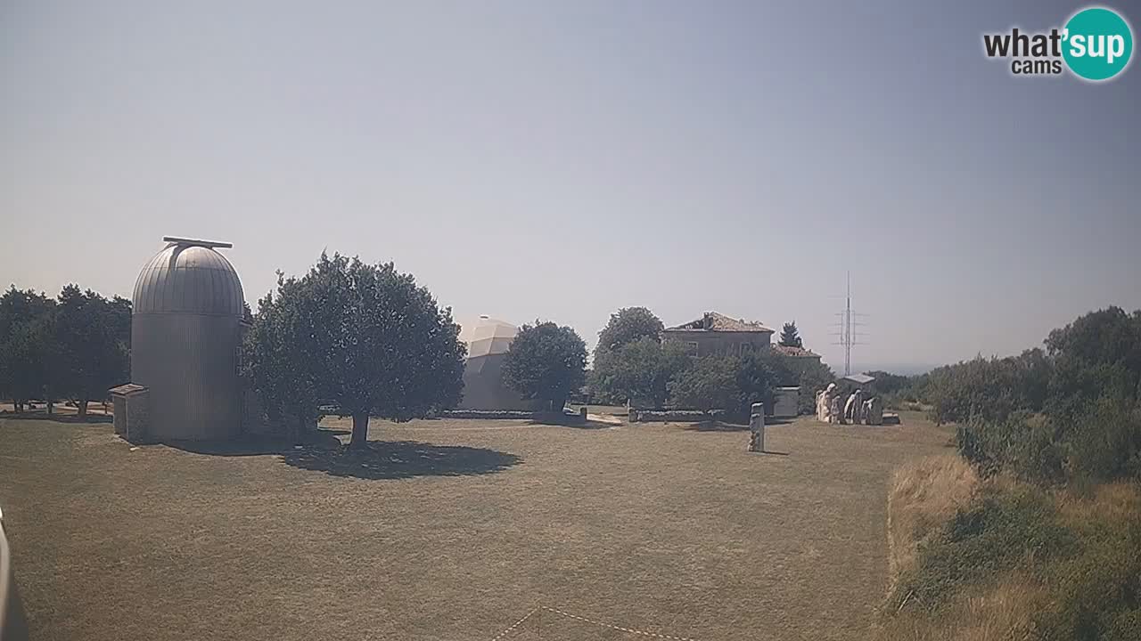 Webcam en direct de l’Observatoire de Višnjan – Explorez le ciel, les astéroïdes, les comètes et les météoroïdes