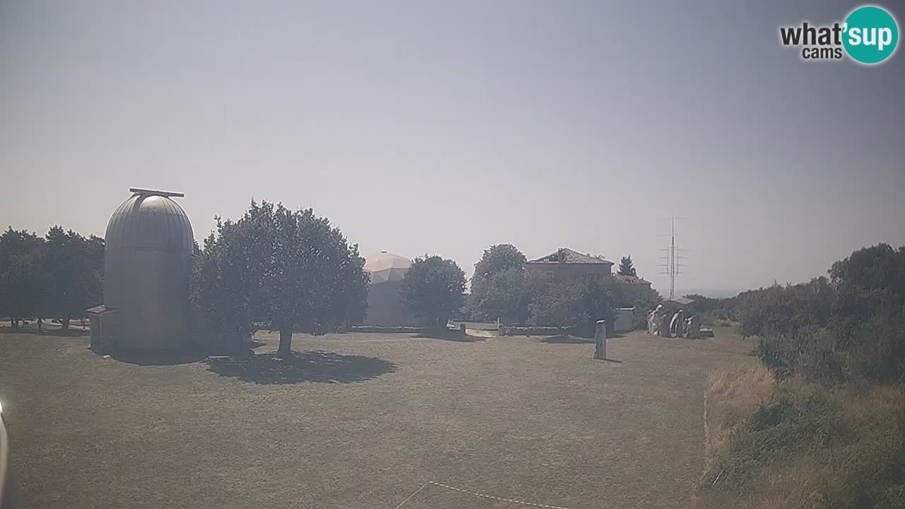 Webcam en direct de l’Observatoire de Višnjan – Explorez le ciel, les astéroïdes, les comètes et les météoroïdes