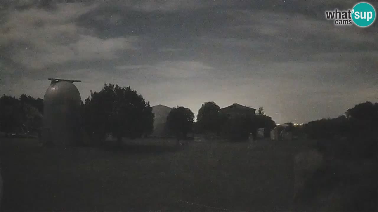 Webcam en direct de l’Observatoire de Višnjan – Explorez le ciel, les astéroïdes, les comètes et les météoroïdes