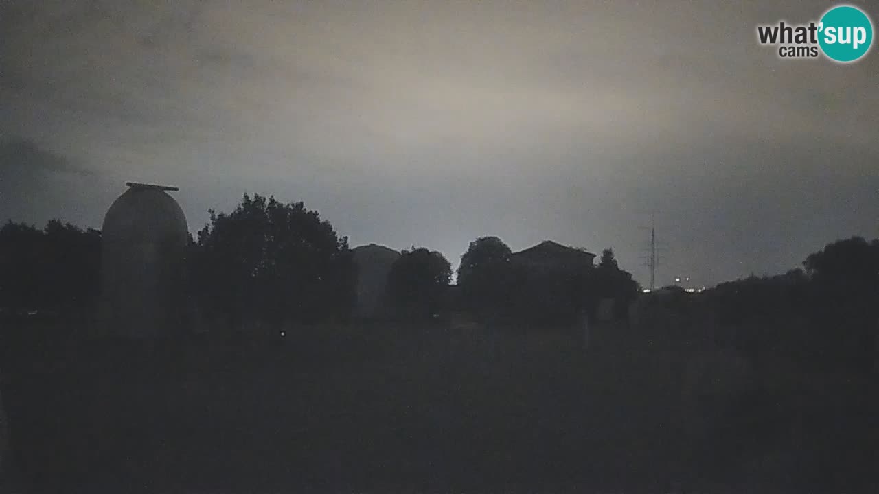 Višnjan-Observatorium Live Webcam – Explore the Sky, Asteroids, Comets, and Meteoroids