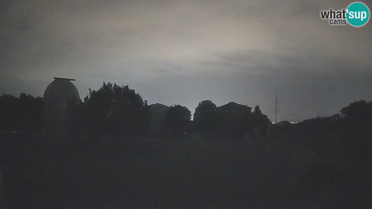 Višnjan-Observatorium Live Webcam – Explore the Sky, Asteroids, Comets, and Meteoroids