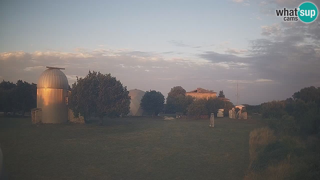 Webcam en direct de l’Observatoire de Višnjan – Explorez le ciel, les astéroïdes, les comètes et les météoroïdes