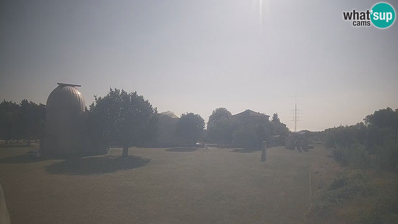 Webcam live dell’Osservatorio di  – Esplora il cielo, gli asteroidi, i comete e i meteoroidi.