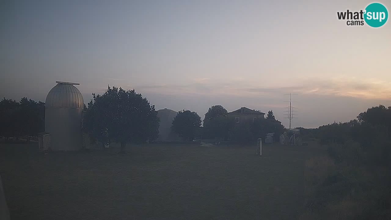 Webcam en direct de l’Observatoire de Višnjan – Explorez le ciel, les astéroïdes, les comètes et les météoroïdes