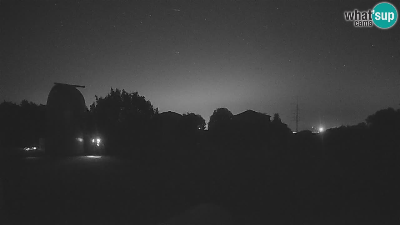 Višnjan-Observatorium Live Webcam – Explore the Sky, Asteroids, Comets, and Meteoroids
