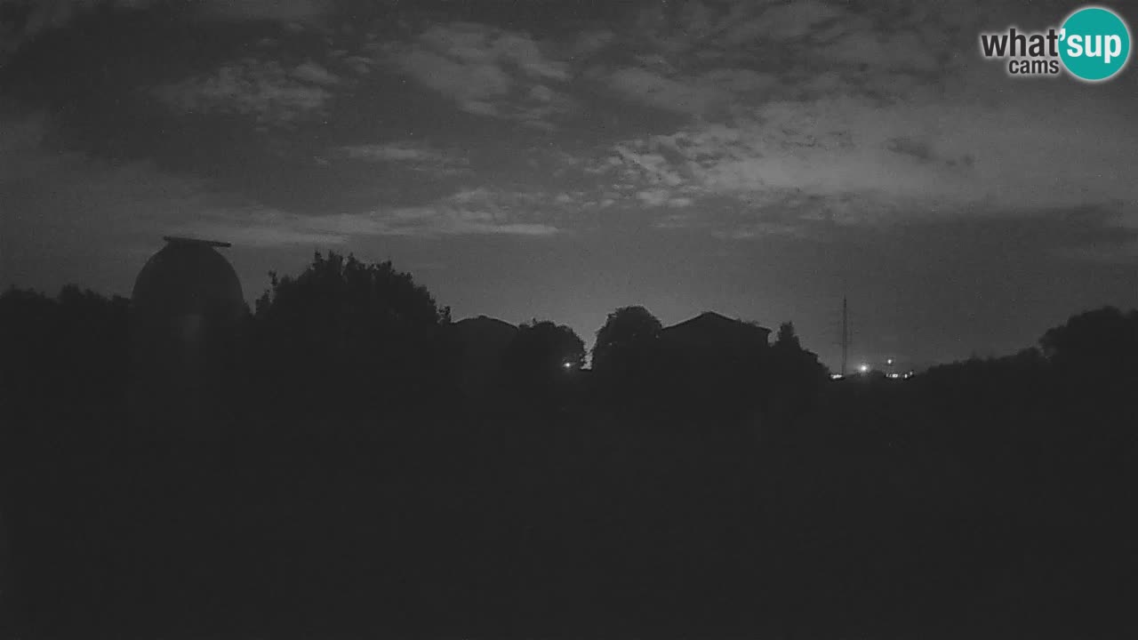 Webcam live dell’Osservatorio di  – Esplora il cielo, gli asteroidi, i comete e i meteoroidi.