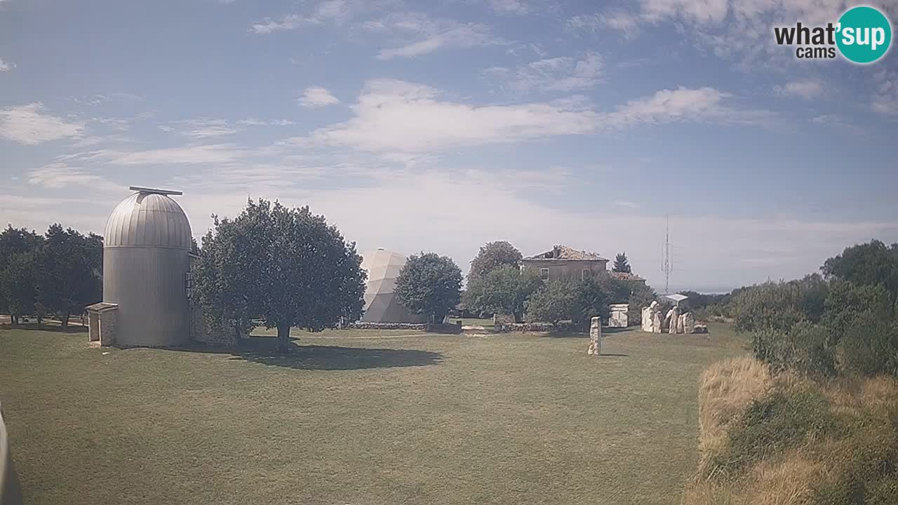 Webcam en direct de l’Observatoire de Višnjan – Explorez le ciel, les astéroïdes, les comètes et les météoroïdes