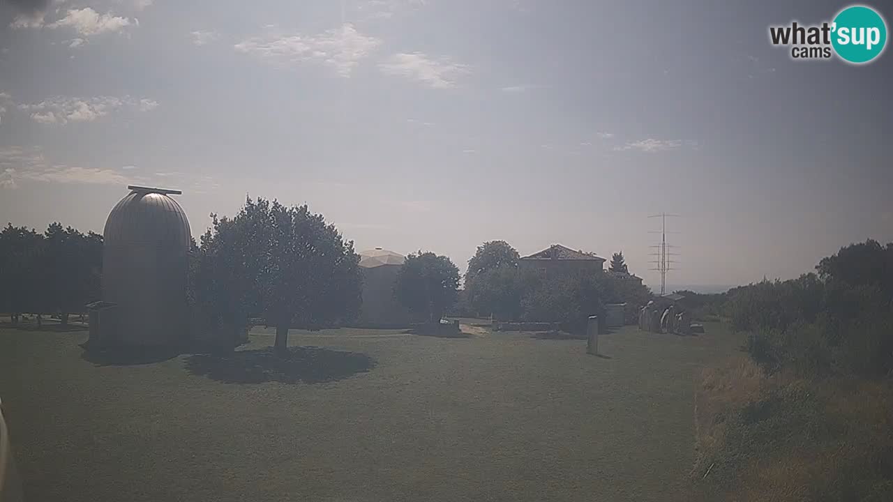Webcam en direct de l’Observatoire de Višnjan – Explorez le ciel, les astéroïdes, les comètes et les météoroïdes