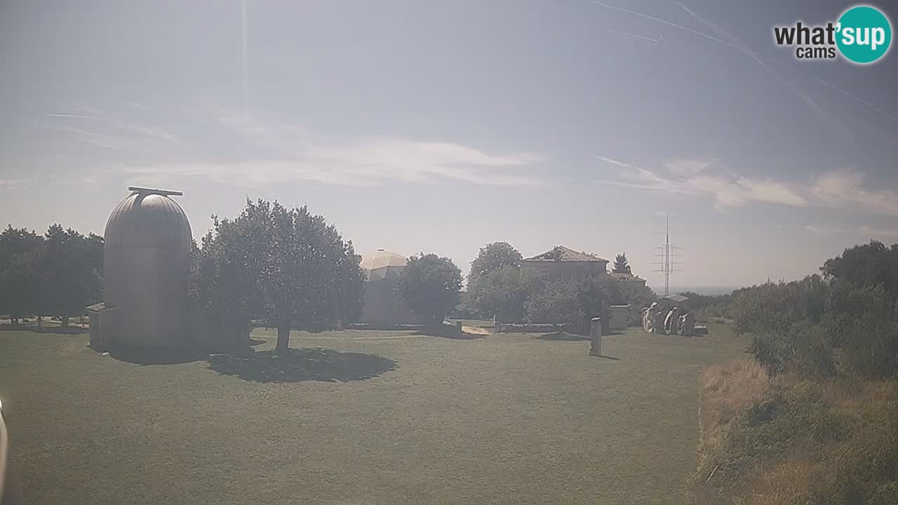 Webcam en direct de l’Observatoire de Višnjan – Explorez le ciel, les astéroïdes, les comètes et les météoroïdes