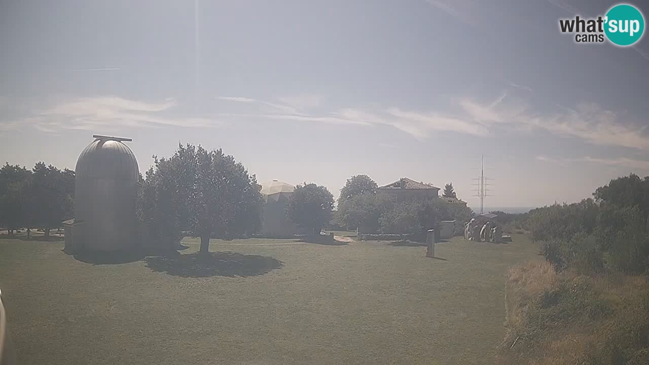 Webcam en direct de l’Observatoire de Višnjan – Explorez le ciel, les astéroïdes, les comètes et les météoroïdes