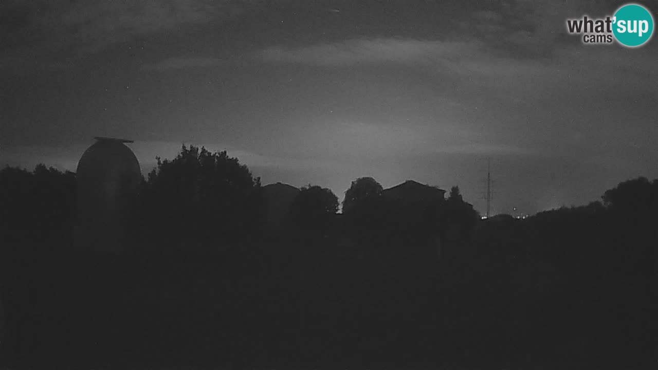 Webcam live dell’Osservatorio di  – Esplora il cielo, gli asteroidi, i comete e i meteoroidi.