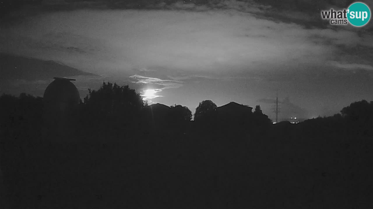 Višnjan-Observatorium Live Webcam – Explore the Sky, Asteroids, Comets, and Meteoroids