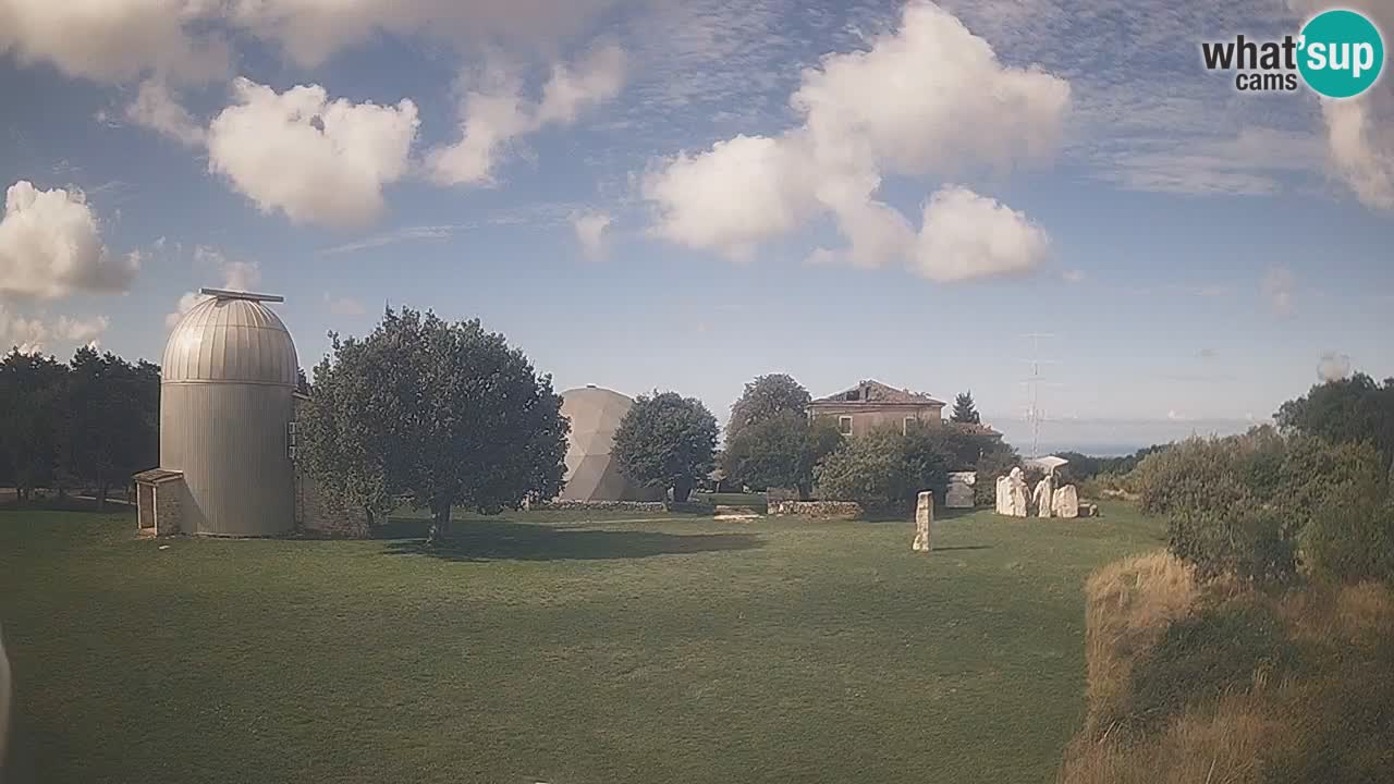 Višnjan-Observatorium Live Webcam – Explore the Sky, Asteroids, Comets, and Meteoroids