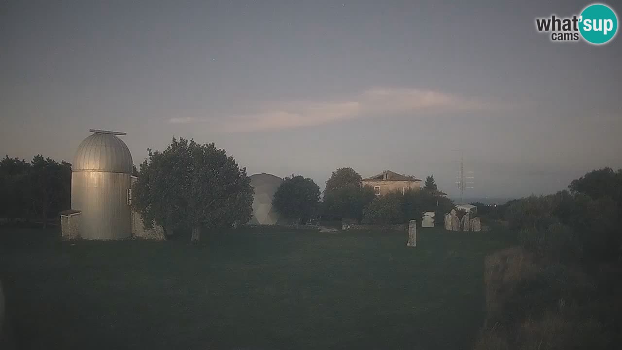 Webcam en direct de l’Observatoire de Višnjan – Explorez le ciel, les astéroïdes, les comètes et les météoroïdes