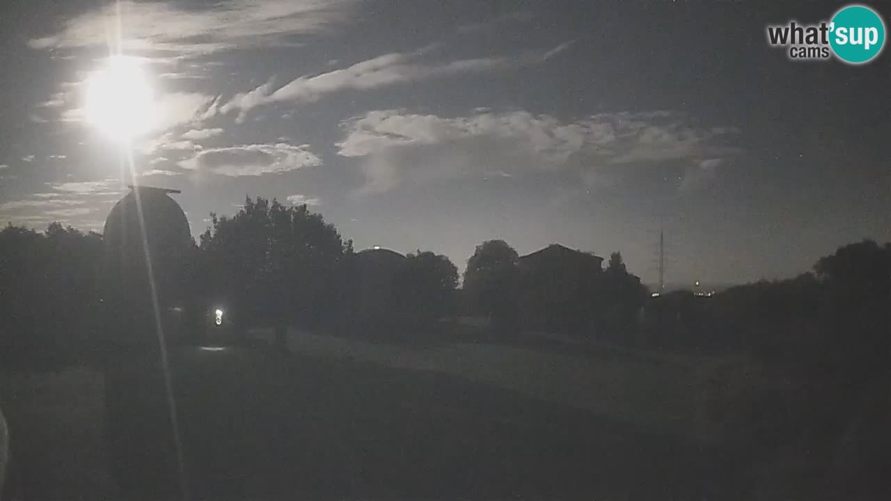 Webcam live dell’Osservatorio di  – Esplora il cielo, gli asteroidi, i comete e i meteoroidi.
