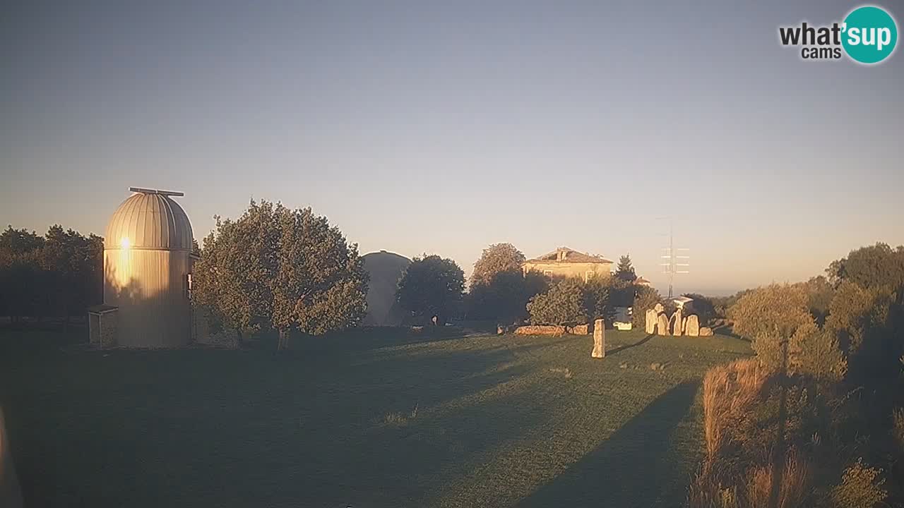 Webcam en direct de l’Observatoire de Višnjan – Explorez le ciel, les astéroïdes, les comètes et les météoroïdes
