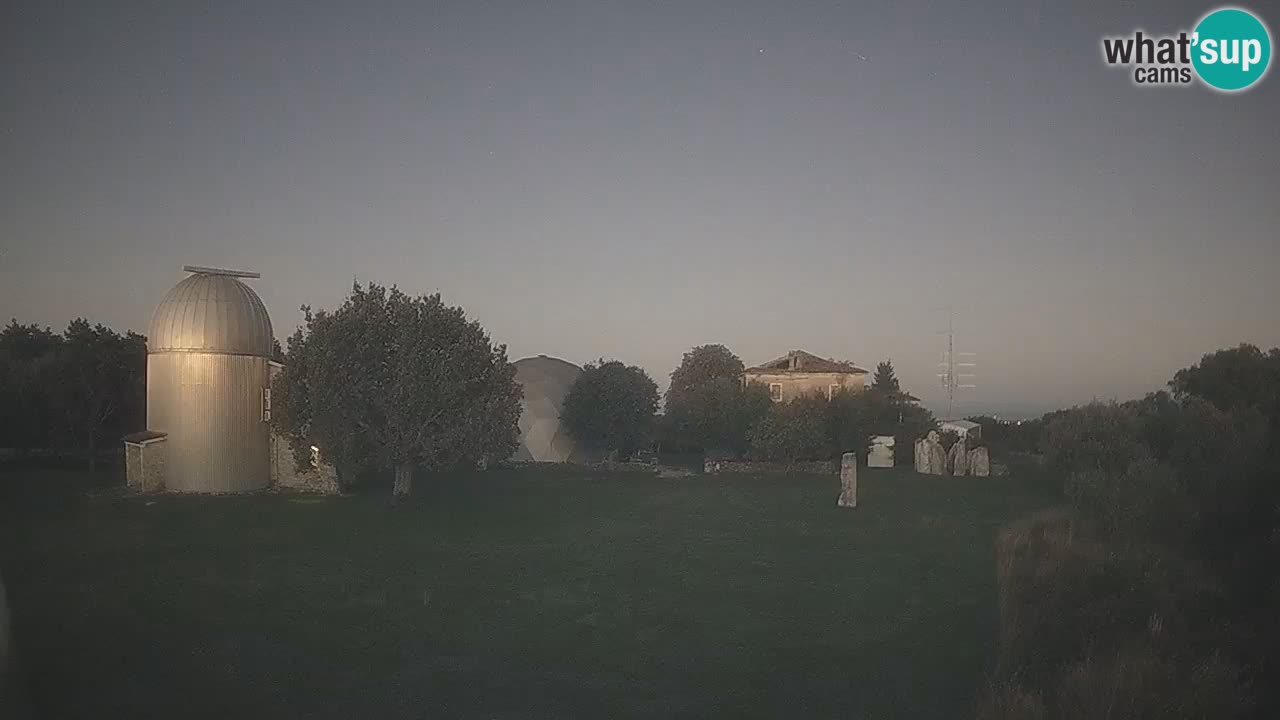 Webcam en direct de l’Observatoire de Višnjan – Explorez le ciel, les astéroïdes, les comètes et les météoroïdes