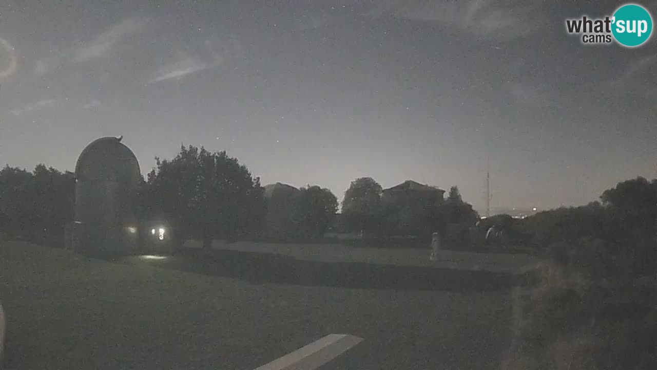 Webcam live dell’Osservatorio di  – Esplora il cielo, gli asteroidi, i comete e i meteoroidi.