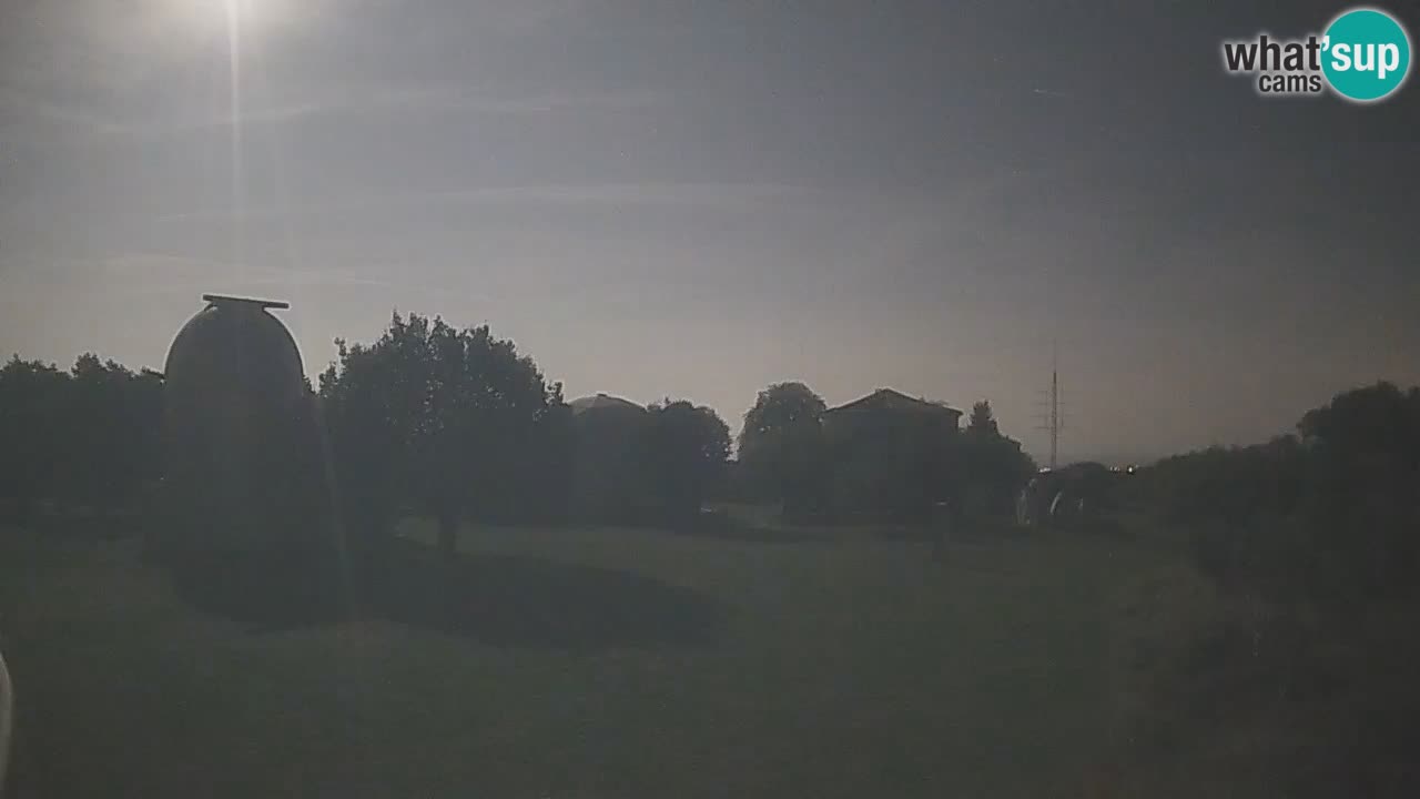 Webcam live dell’Osservatorio di  – Esplora il cielo, gli asteroidi, i comete e i meteoroidi.