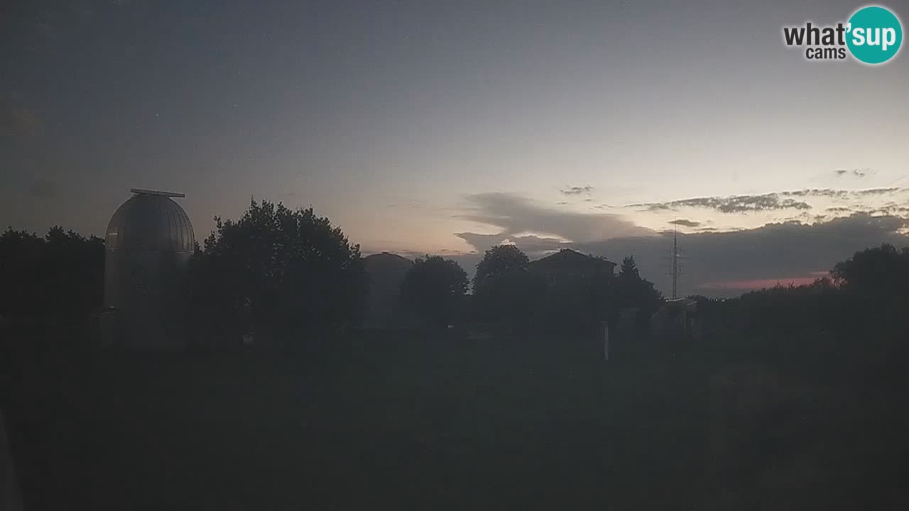 Webcam live dell’Osservatorio di  – Esplora il cielo, gli asteroidi, i comete e i meteoroidi.