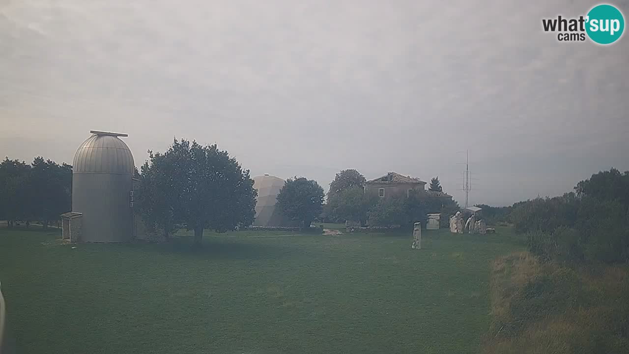 Webcam en direct de l’Observatoire de Višnjan – Explorez le ciel, les astéroïdes, les comètes et les météoroïdes