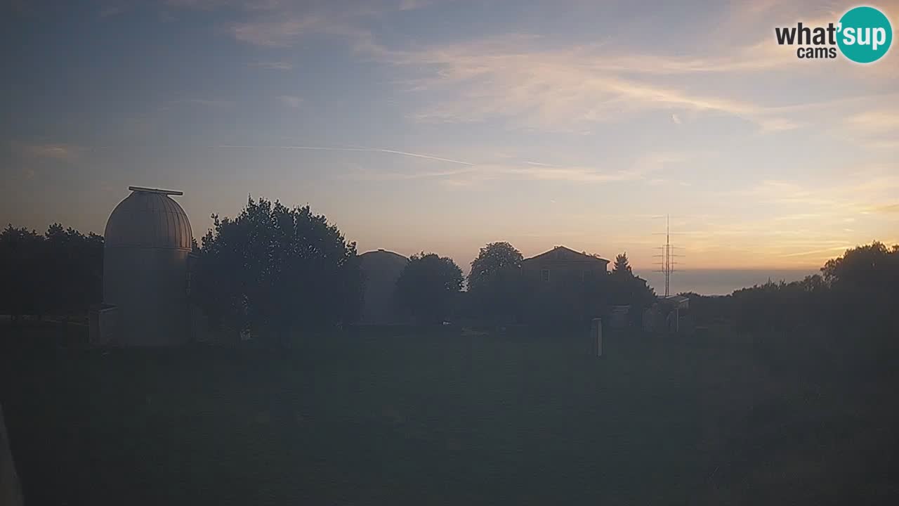 Višnjan-Observatorium Live Webcam – Explore the Sky, Asteroids, Comets, and Meteoroids
