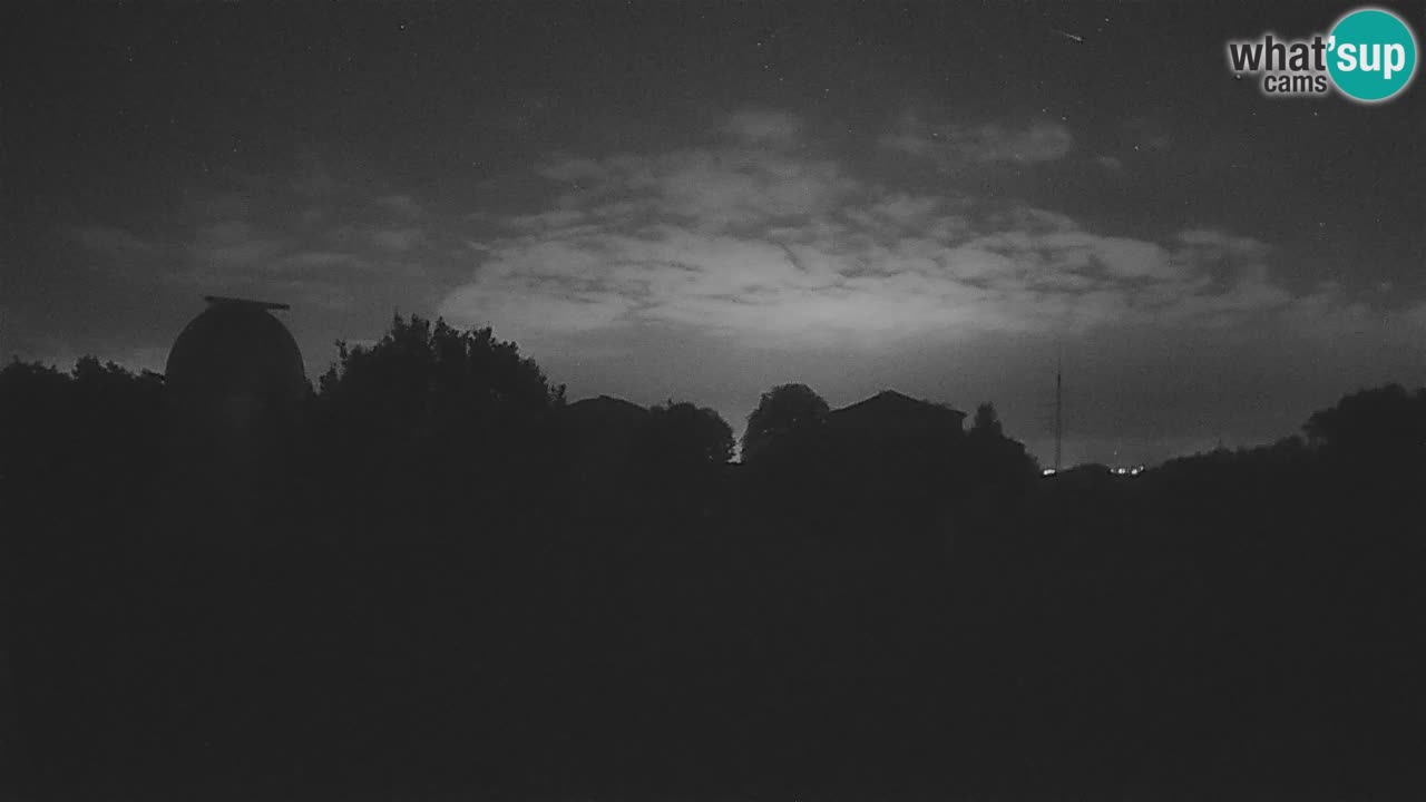 Webcam live dell’Osservatorio di  – Esplora il cielo, gli asteroidi, i comete e i meteoroidi.