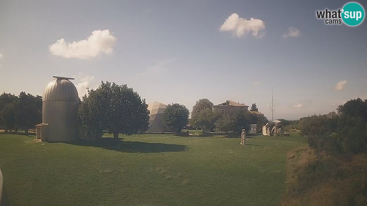 Webcam en direct de l’Observatoire de Višnjan – Explorez le ciel, les astéroïdes, les comètes et les météoroïdes