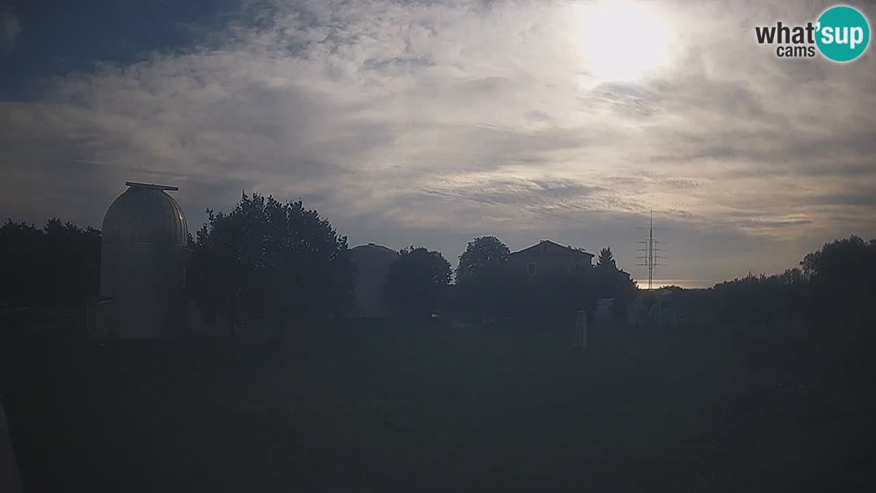 Webcam en direct de l’Observatoire de Višnjan – Explorez le ciel, les astéroïdes, les comètes et les météoroïdes