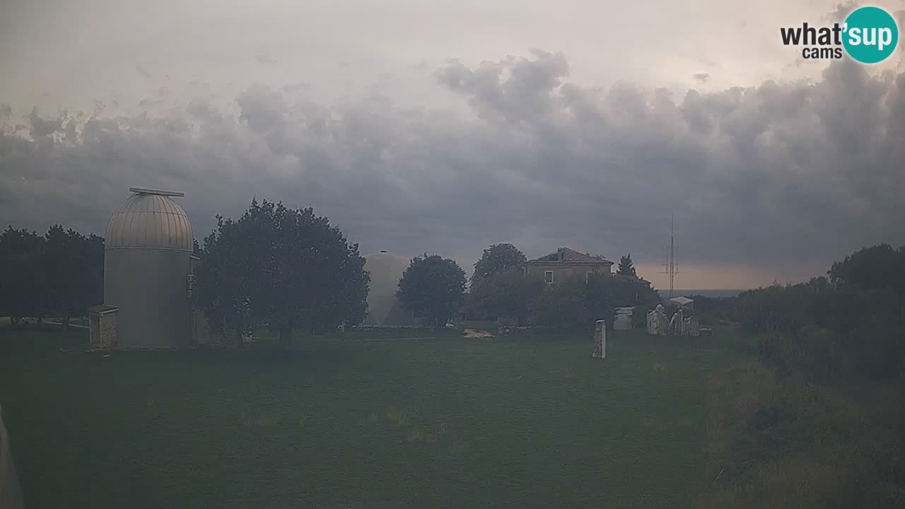 Webcam en direct de l’Observatoire de Višnjan – Explorez le ciel, les astéroïdes, les comètes et les météoroïdes
