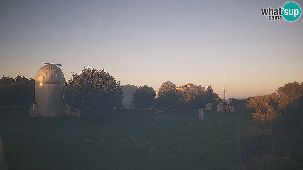 Webcam en direct de l’Observatoire de Višnjan – Explorez le ciel, les astéroïdes, les comètes et les météoroïdes