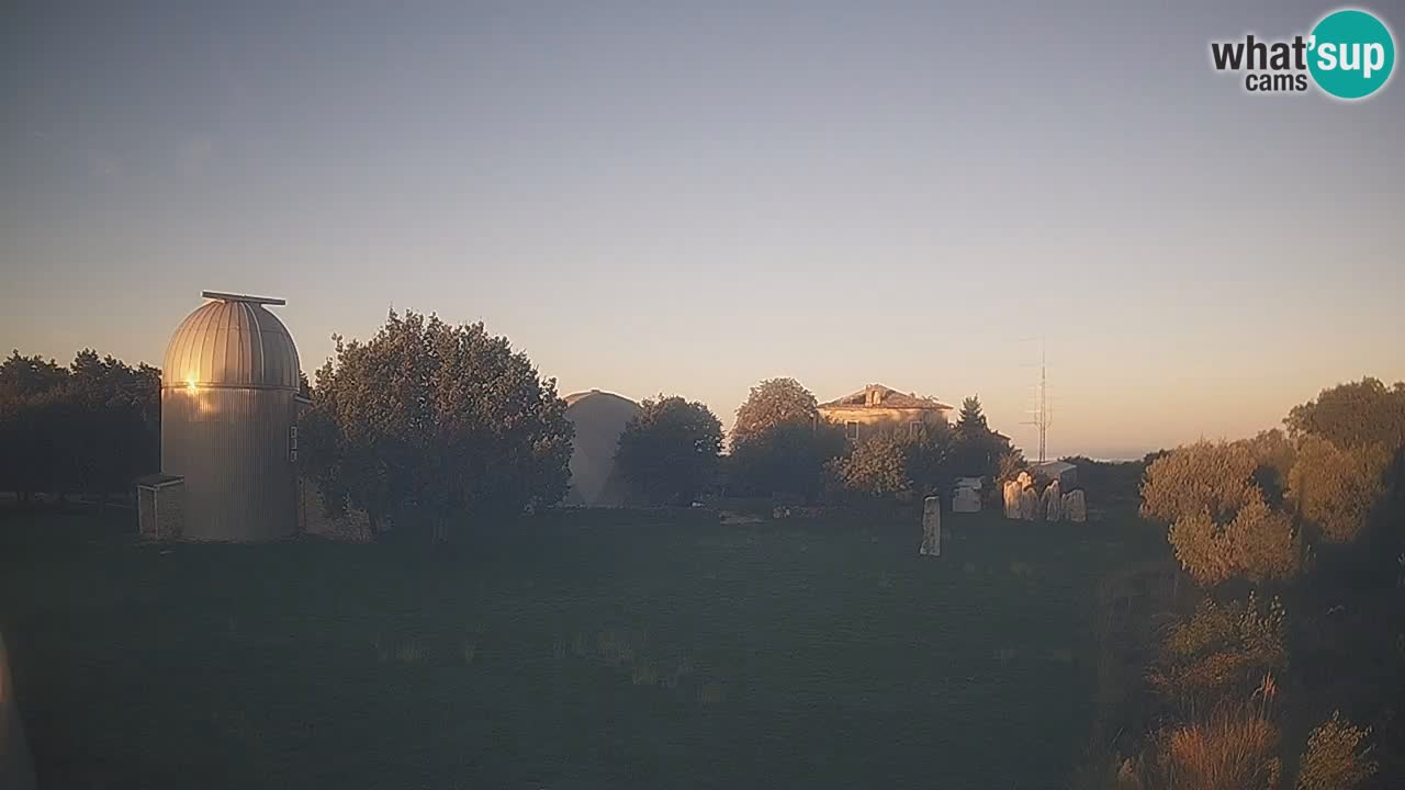 Višnjan-Observatorium Live Webcam – Explore the Sky, Asteroids, Comets, and Meteoroids