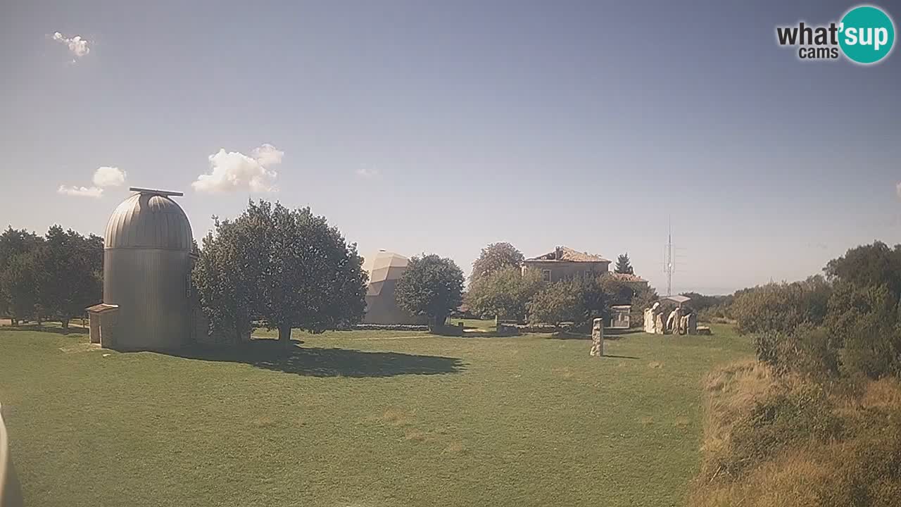 Webcam en direct de l’Observatoire de Višnjan – Explorez le ciel, les astéroïdes, les comètes et les météoroïdes