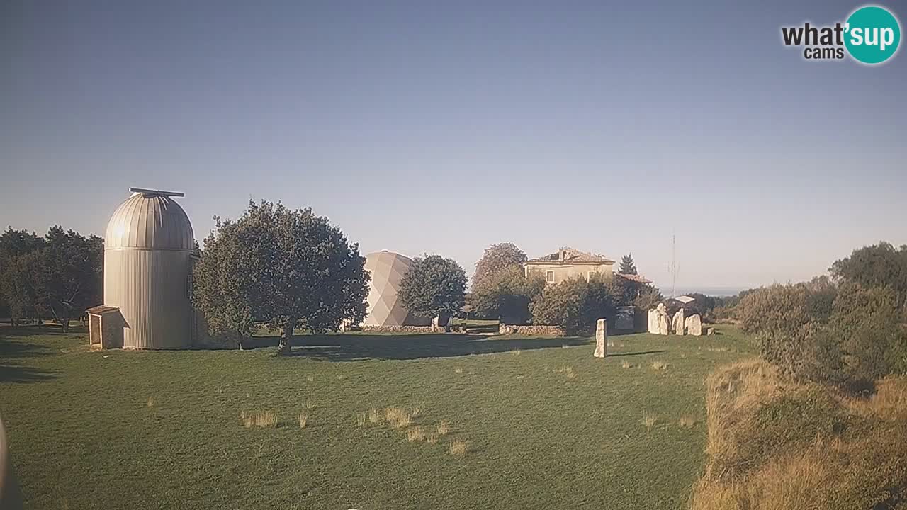 Višnjan-Observatorium Live Webcam – Explore the Sky, Asteroids, Comets, and Meteoroids