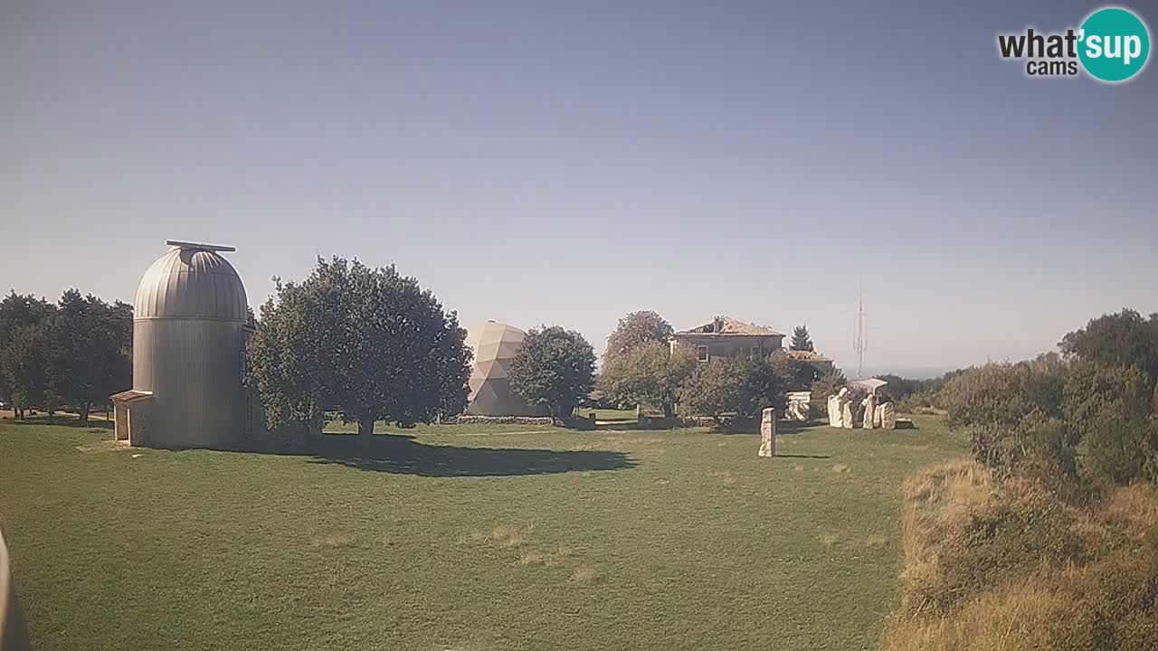 Webcam en direct de l’Observatoire de Višnjan – Explorez le ciel, les astéroïdes, les comètes et les météoroïdes