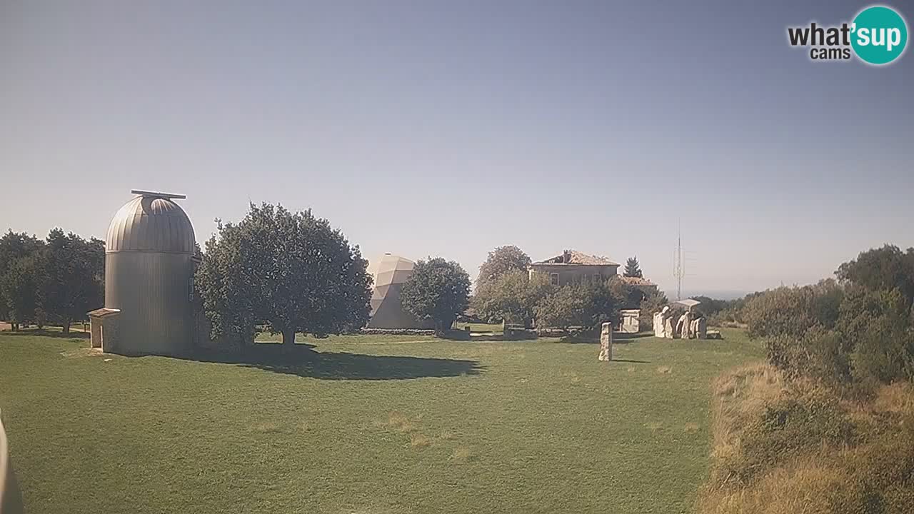 Webcam en direct de l’Observatoire de Višnjan – Explorez le ciel, les astéroïdes, les comètes et les météoroïdes