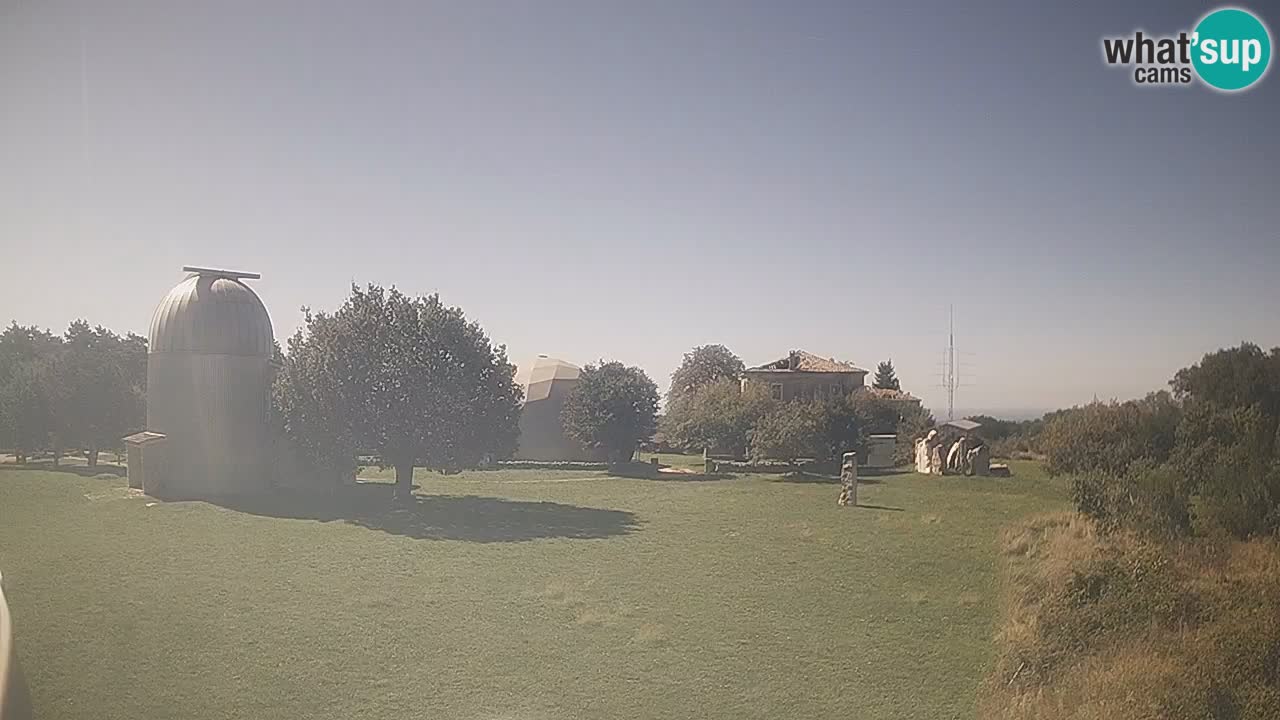 Webcam en direct de l’Observatoire de Višnjan – Explorez le ciel, les astéroïdes, les comètes et les météoroïdes
