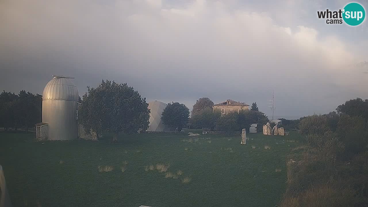 Webcam en direct de l’Observatoire de Višnjan – Explorez le ciel, les astéroïdes, les comètes et les météoroïdes