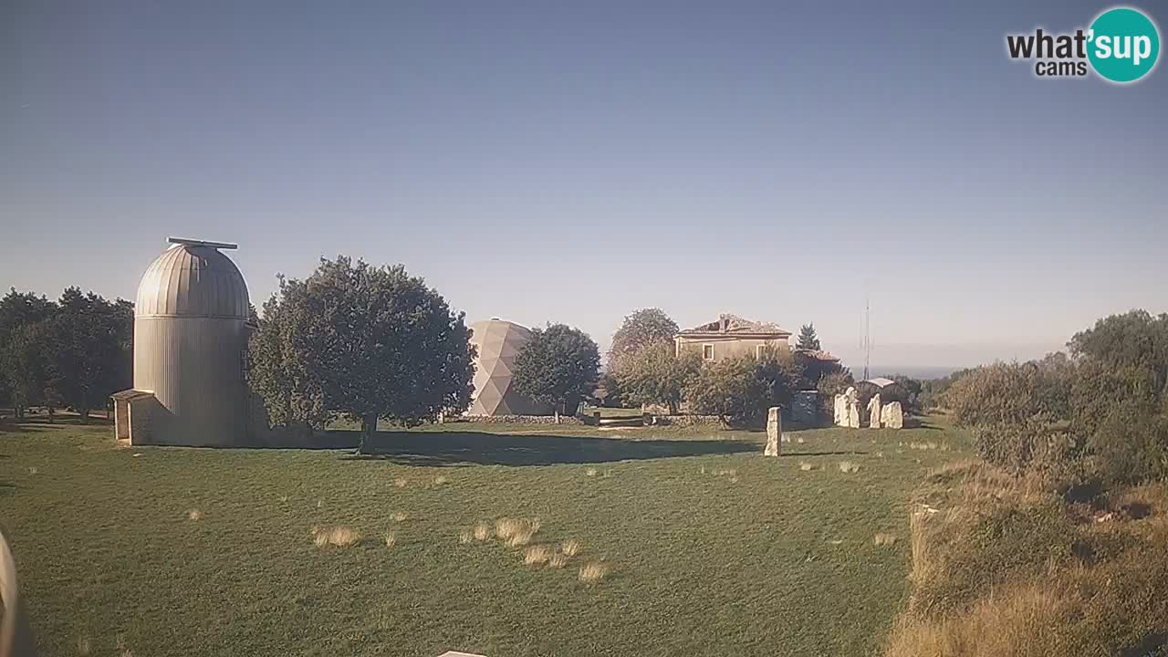 Višnjan-Observatorium Live Webcam – Explore the Sky, Asteroids, Comets, and Meteoroids