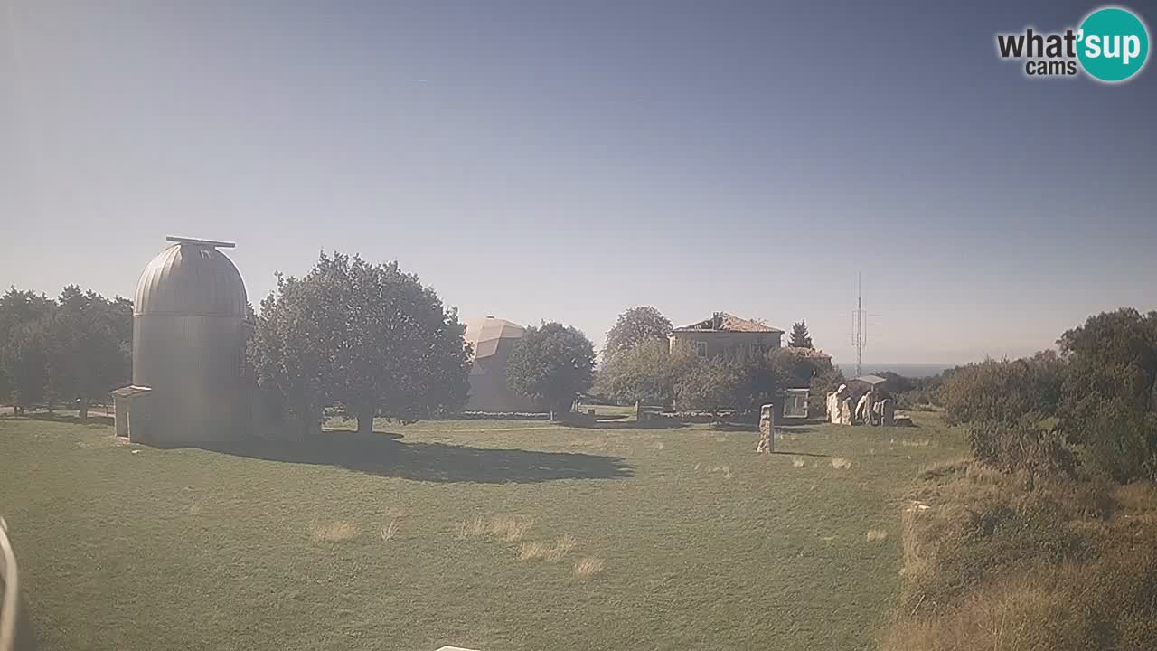 Višnjan-Observatorium Live Webcam – Explore the Sky, Asteroids, Comets, and Meteoroids