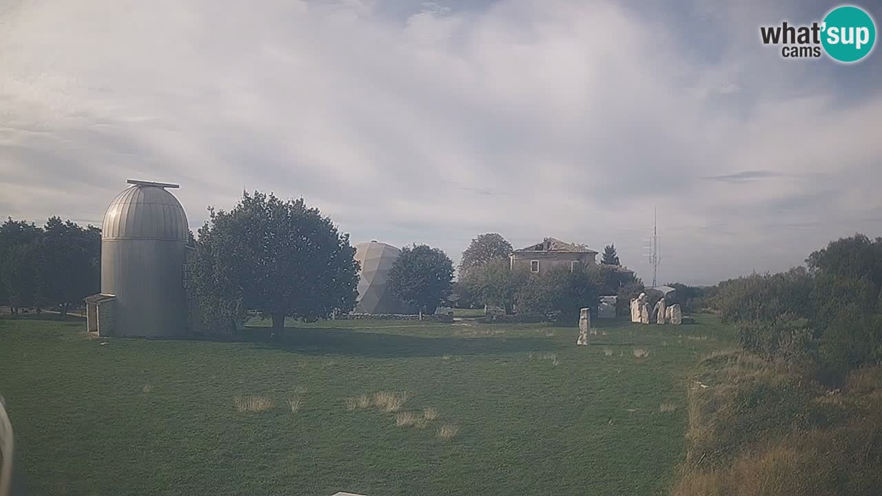 Webcam live dell’Osservatorio di  – Esplora il cielo, gli asteroidi, i comete e i meteoroidi.