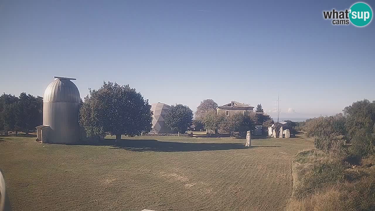 Višnjan-Observatorium Live Webcam – Explore the Sky, Asteroids, Comets, and Meteoroids