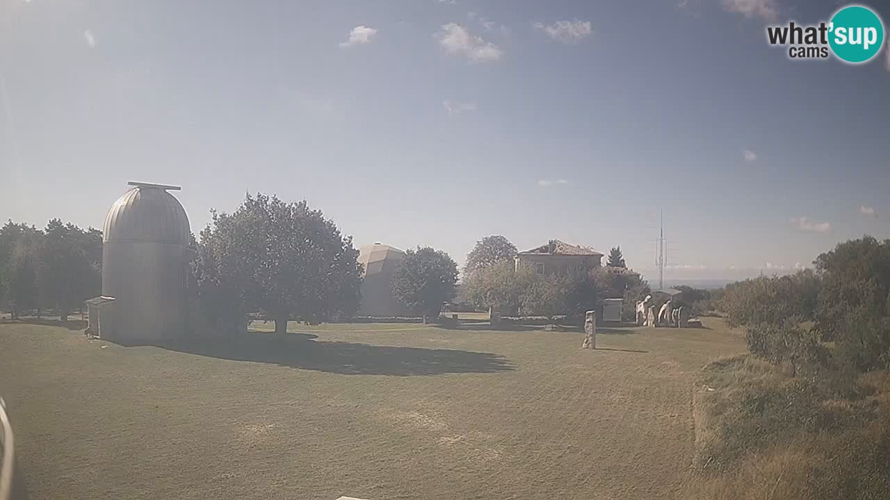 Višnjan-Observatorium Live Webcam – Explore the Sky, Asteroids, Comets, and Meteoroids