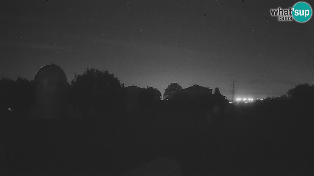 Webcam en direct de l’Observatoire de Višnjan – Explorez le ciel, les astéroïdes, les comètes et les météoroïdes