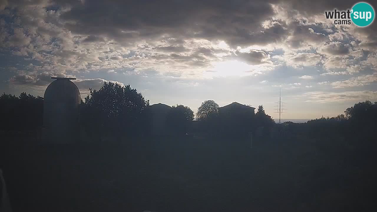 Webcam en direct de l’Observatoire de Višnjan – Explorez le ciel, les astéroïdes, les comètes et les météoroïdes