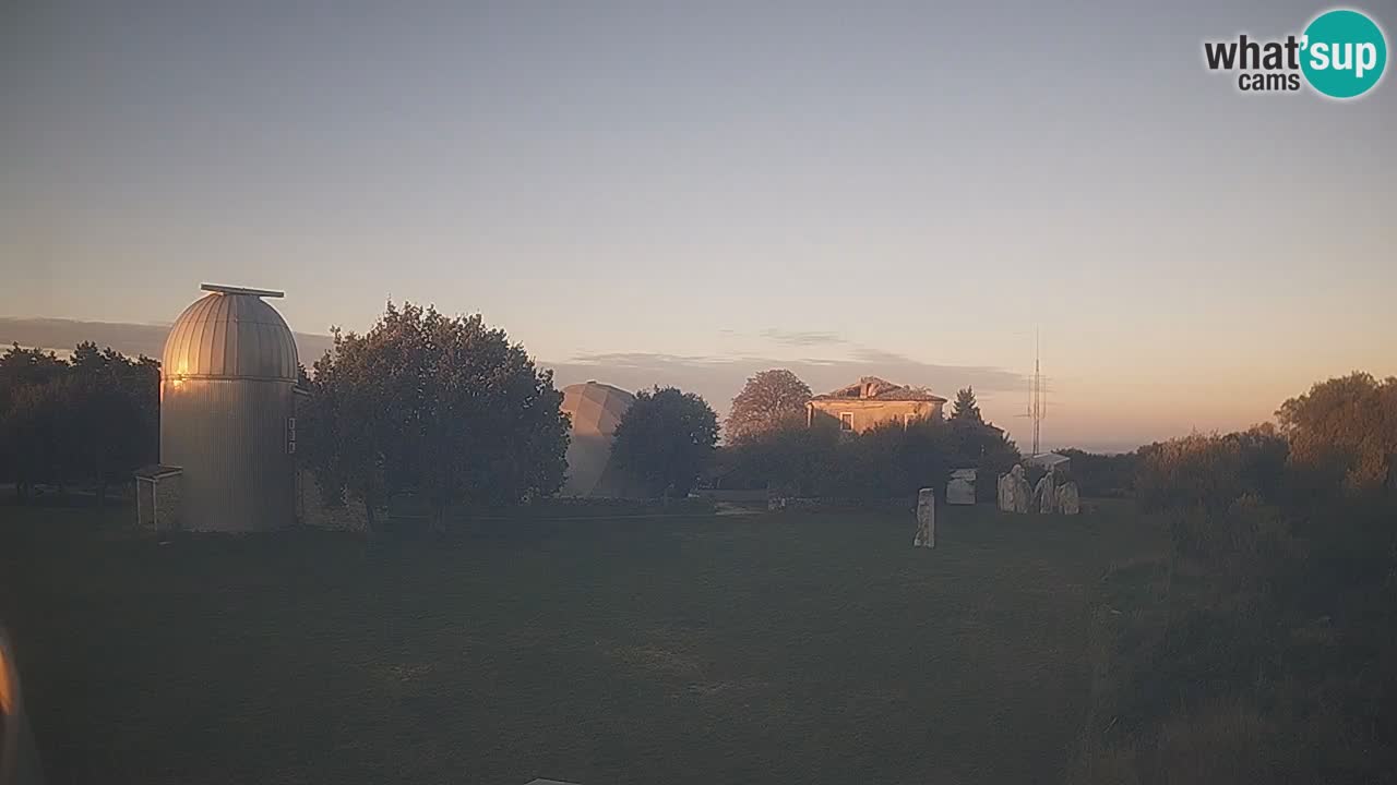 Cámara web en vivo del Observatorio de Višnjan: explora el cielo, los asteroides, cometas y meteoroides