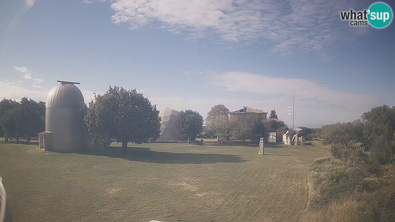 Webcam en direct de l’Observatoire de Višnjan – Explorez le ciel, les astéroïdes, les comètes et les météoroïdes